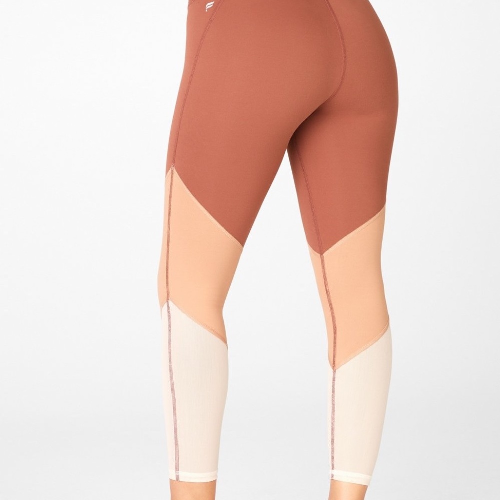 Fabletics Zone High-Waisted 7/8 (Mahogany/Driftscape/Sand)
